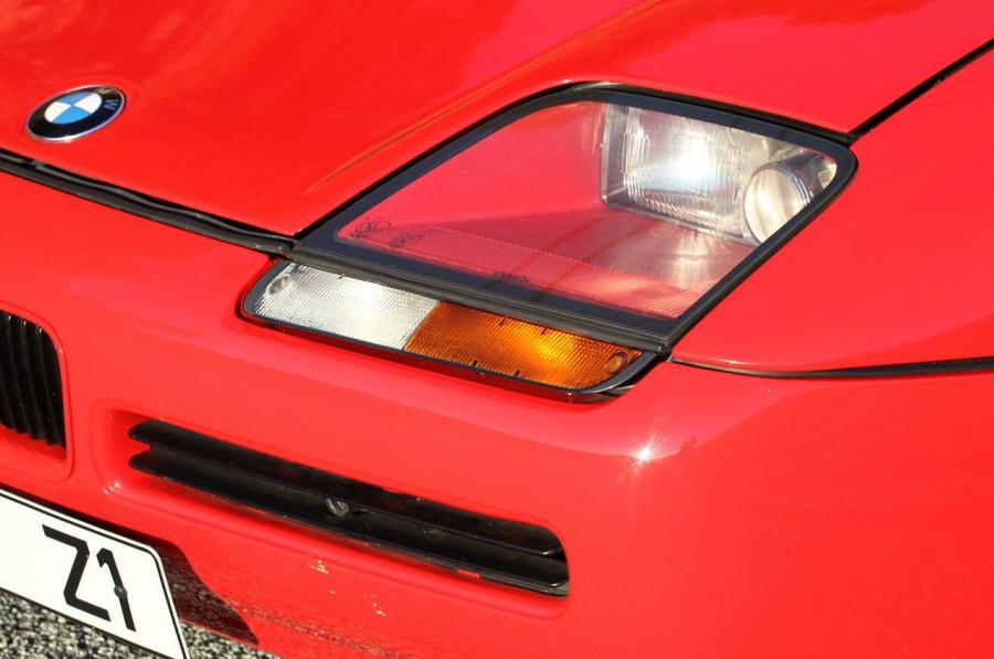 Детали экстерьера BMW Z1 (E30) 1988 года  (фото 48 из 88)
